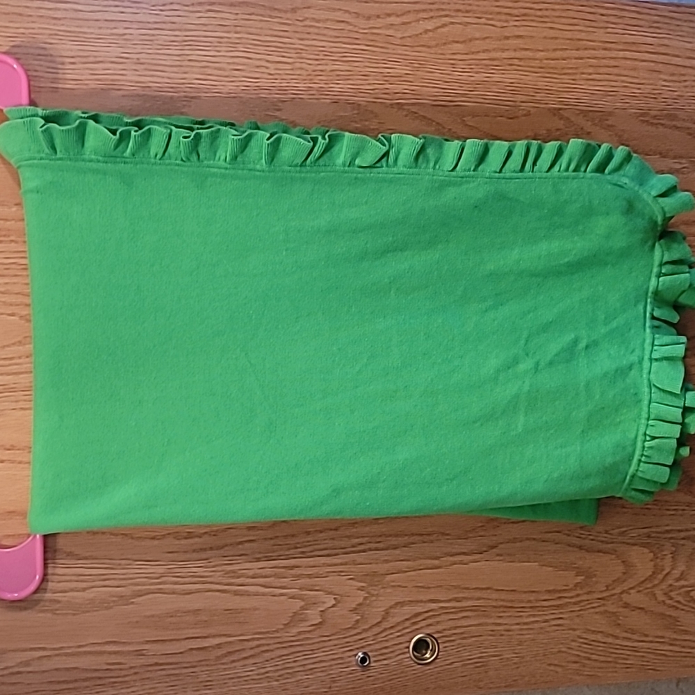 Free with any purchase! Lilly Pulitzer green ruffle wrap - Picture 3 of 12